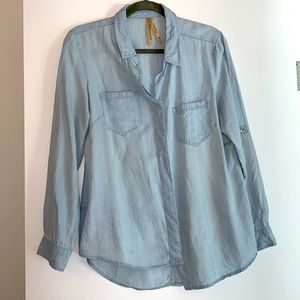 Liverpool Chambray Button Down with Albacore Buttons and Back Detail. Size M